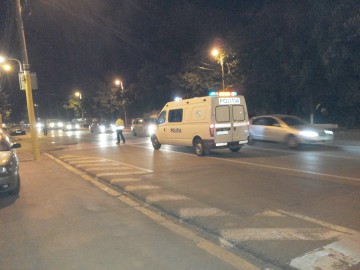 Motociclist accidentat în intersecţie